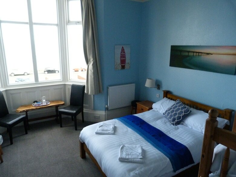 Hostal The Kenton Hotel