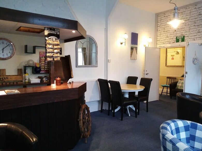 Hostal The Kenton Hotel