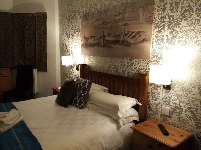 Hostal The Kenton Hotel