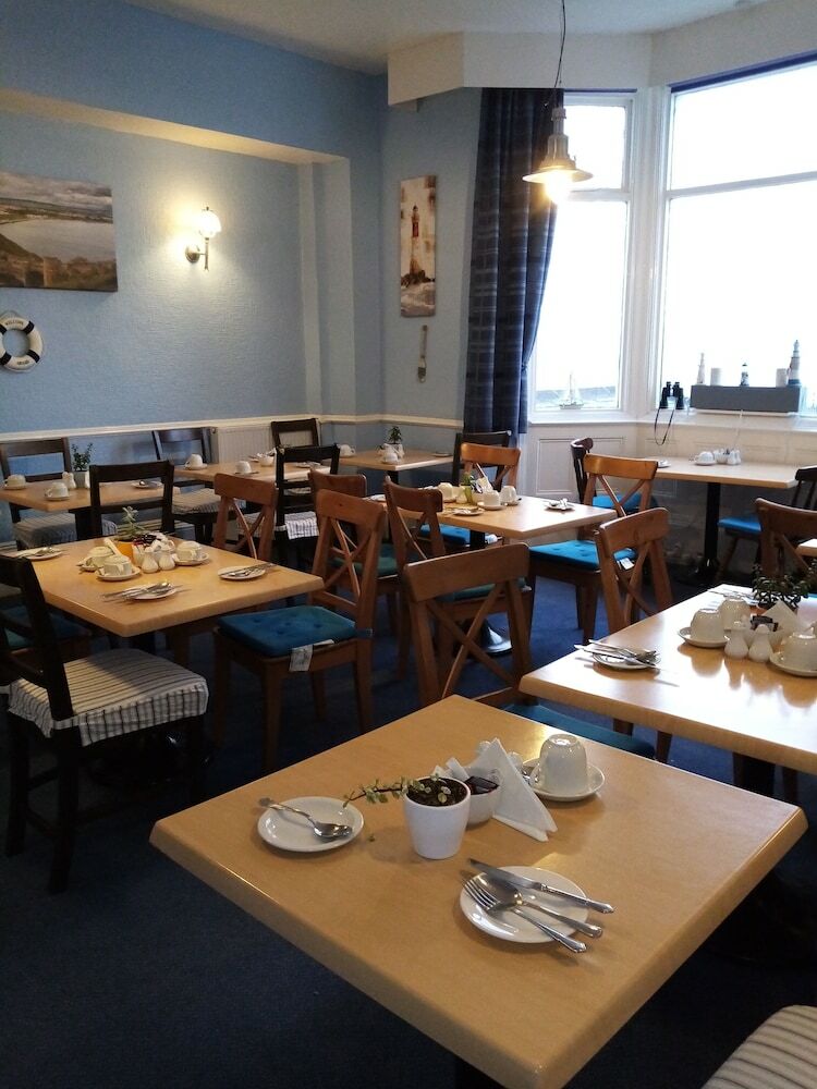 Hostal The Kenton Hotel