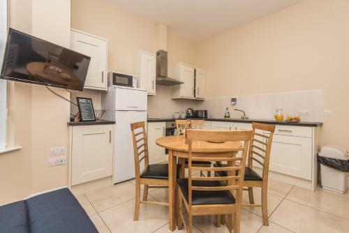 Giant Serviced Apartments