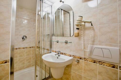 Pension & Chalet Sch�fer