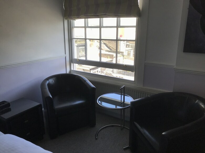 Hostal Kempfield House