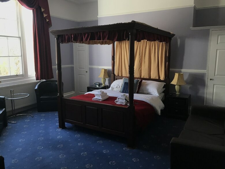 Hostal Kempfield House