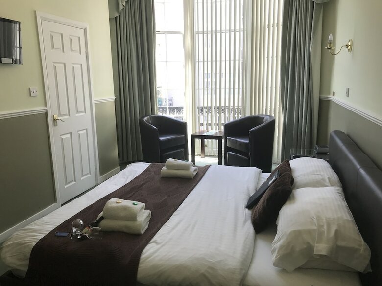 Hostal Kempfield House