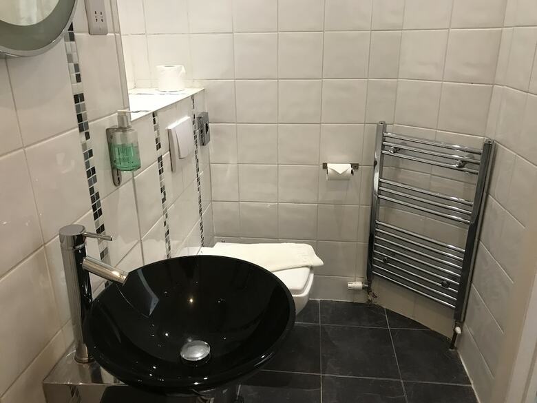 Hostal Kempfield House