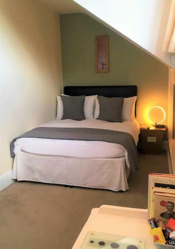 Hostal Alcuin Lodge Guest House
