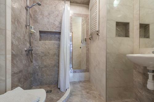 Hostal Pokoje I Apartamenty Krup�wki 36