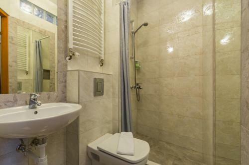 Hostal Pokoje I Apartamenty Krup�wki 36