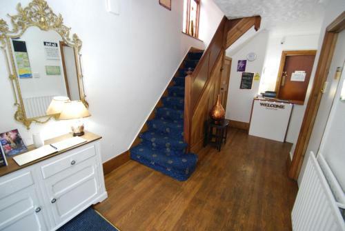 Hostal Whiteways Hotel