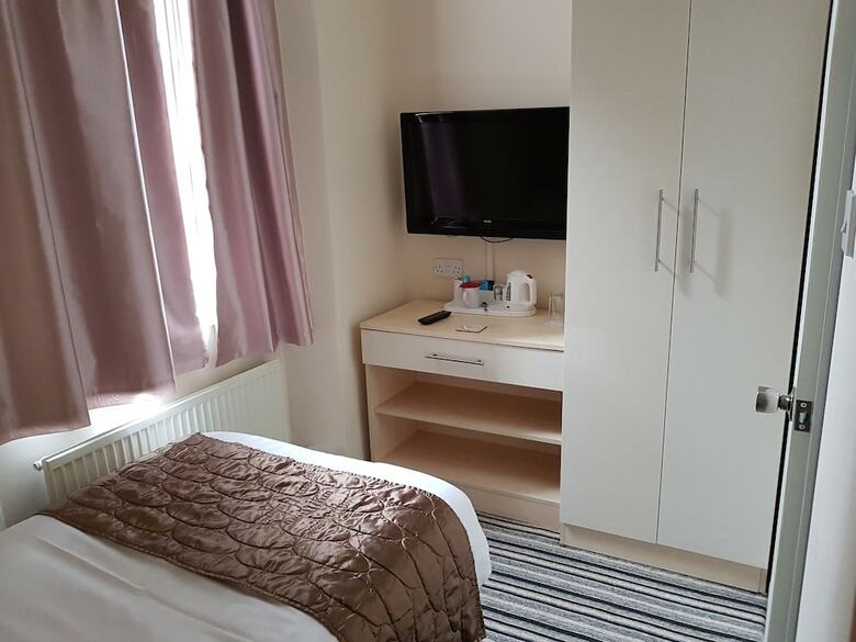 Hostal 74 Belgravia