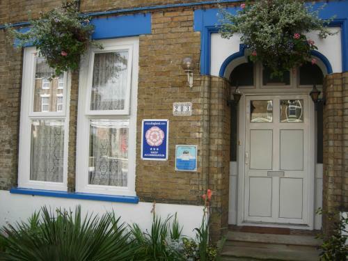 Hostal Longfield Guest House