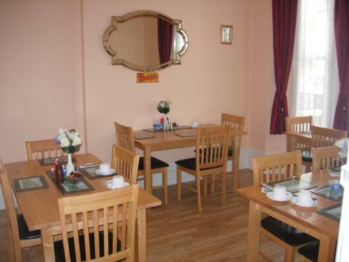 Hostal Longfield Guest House