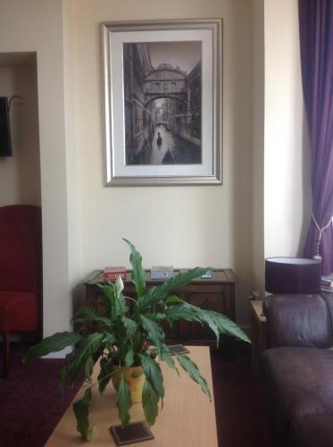 Hotel Cleasewood Guest House