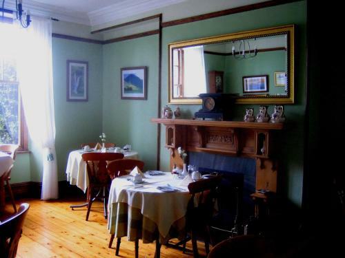 Hostal Denehurst Guest House