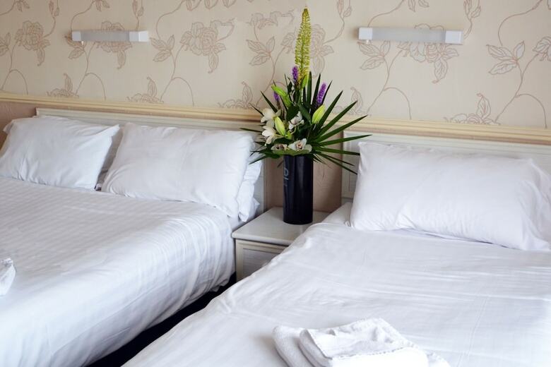 Lyndene Hotel