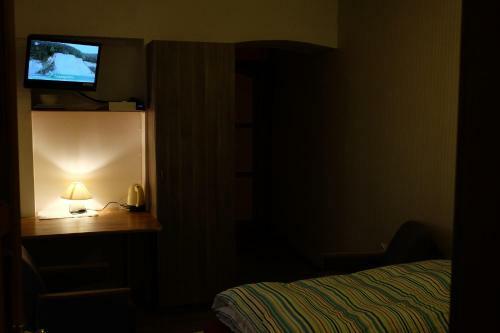 Hostal Academus - Cafe/pub & Guest House