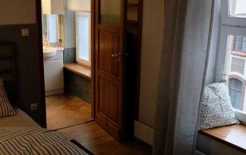 Hostal Academus - Cafe/pub & Guest House