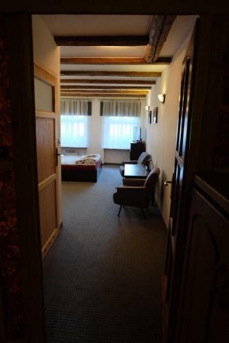 Hostal Academus - Cafe/pub & Guest House