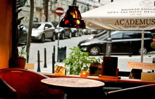 Hostal Academus - Cafe/pub & Guest House