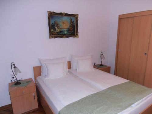 Nicolas Central Apartament