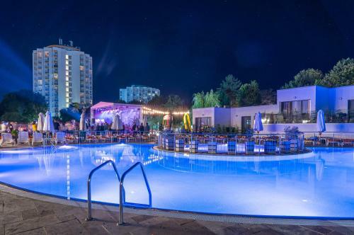 Hotel Mera Resort