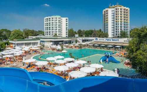 Hotel Mera Resort