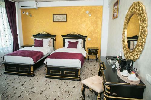 Hostal Almar Lake View