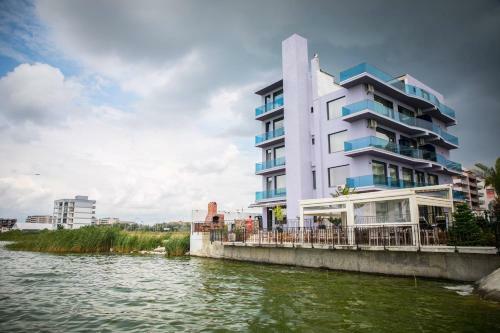 Hostal Almar Lake View