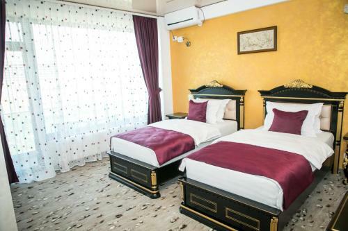 Hostal Almar Lake View