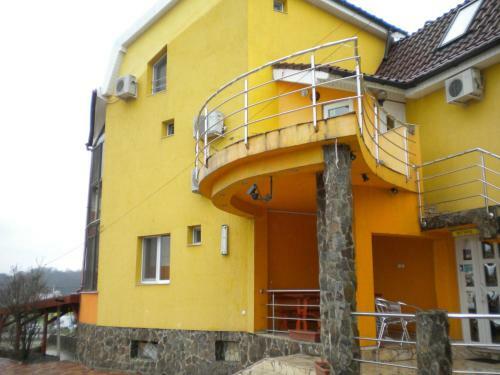 Hostal Pensiunea Carmena
