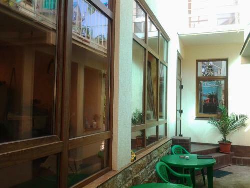Hostal Guest House Yug