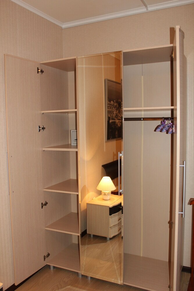 Hostal Zvezdny Hotel