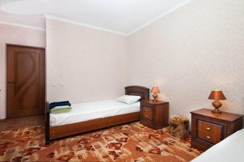 Hostal Ulyana Guest House