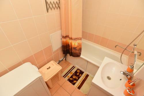 Apartment Domashny Uyut Na Malysheva 4b