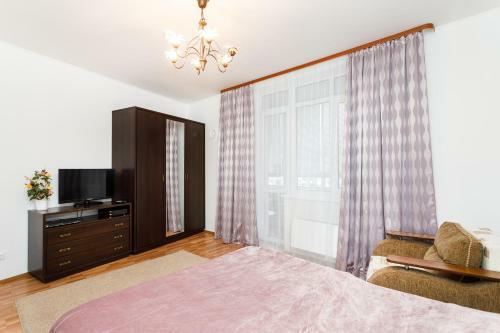 Apartment Domashny Uyut Na Malysheva 4b