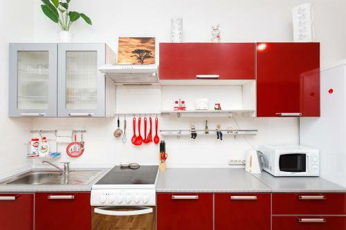Apartment Domashny Uyut Na Malysheva 4b
