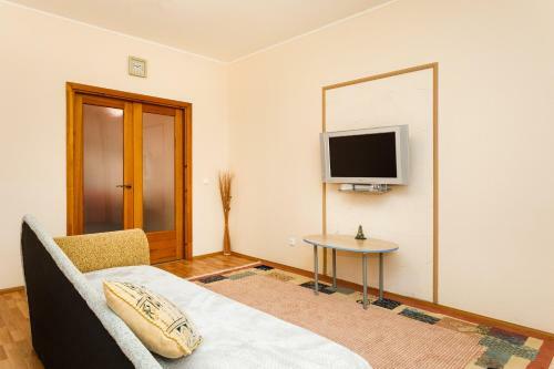 Apartment Domashny Uyut Na Malysheva 4b