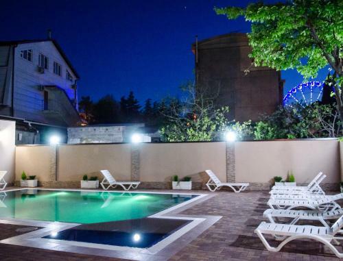 Hostal Arno Guest House