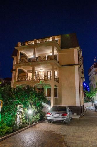 Hostal Arno Guest House