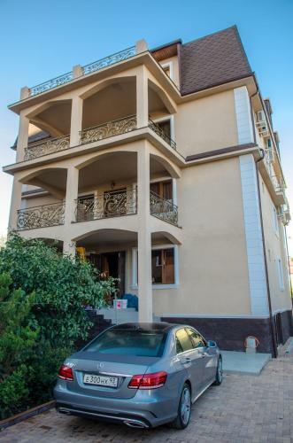 Hostal Arno Guest House
