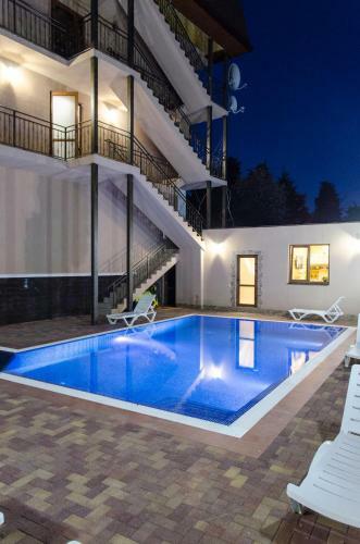 Hostal Arno Guest House