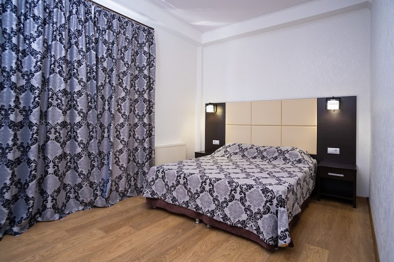 Hostal Piano Guesthouse