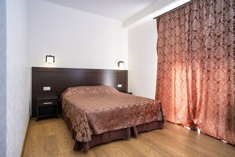 Hostal Piano Guesthouse