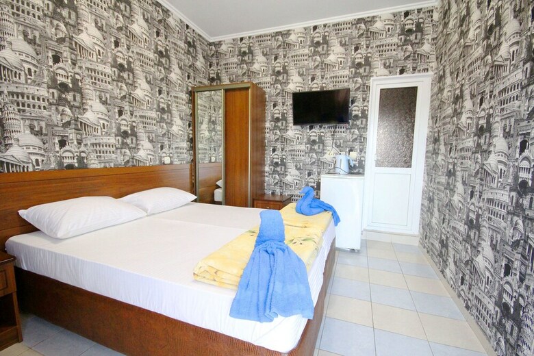 Hostal Saratov Guest House