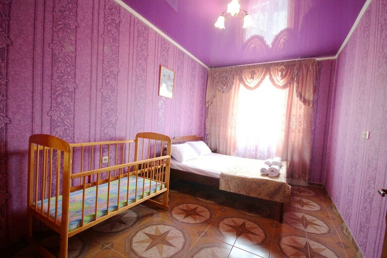 Hostal Saratov Guest House