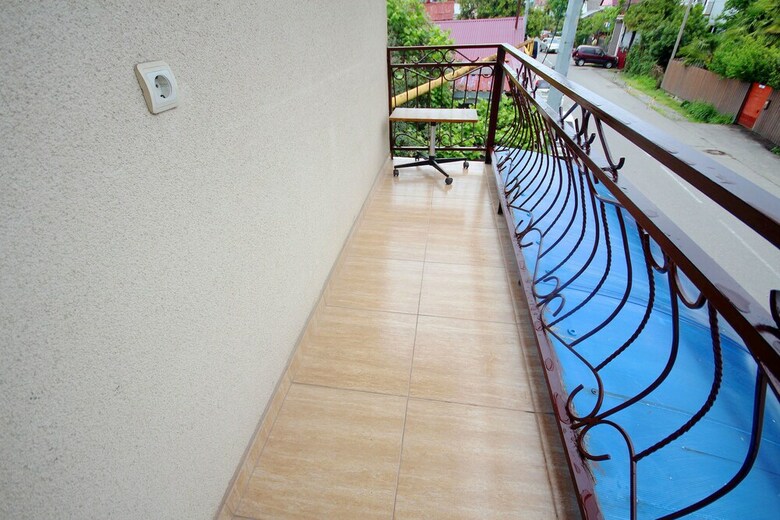 Hostal Saratov Guest House