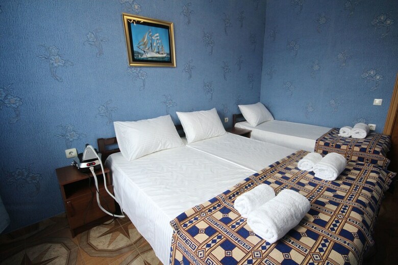 Hostal Saratov Guest House