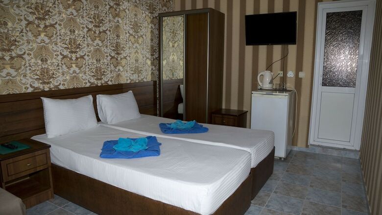 Hostal Saratov Guest House