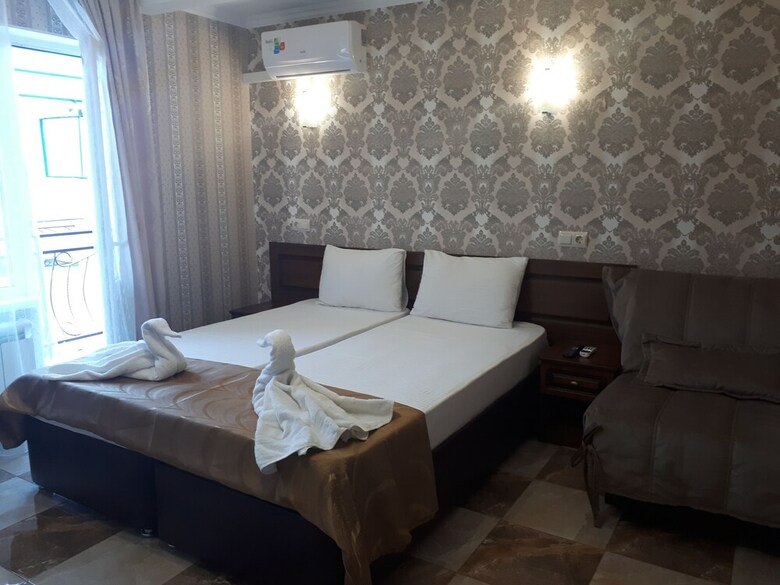 Hostal Saratov Guest House